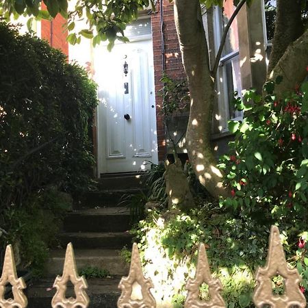 グラストンベリーMagnolia Tree Houseアパートメント エクステリア 写真